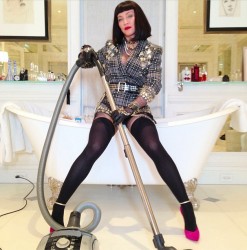 Madonna hoovering