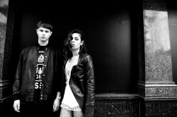 AlunaGeorge_Press_Shots_001_FionaGarden_B_W